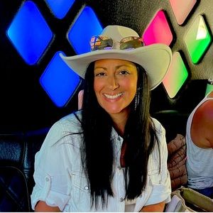 Meet your Posher, Daniella